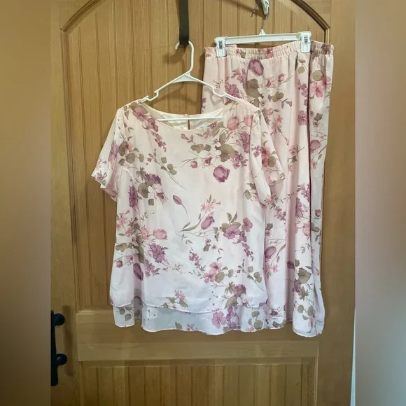 Jessica Howard Pink Floral Two-Piece Ensemble - Picture 2 of 5